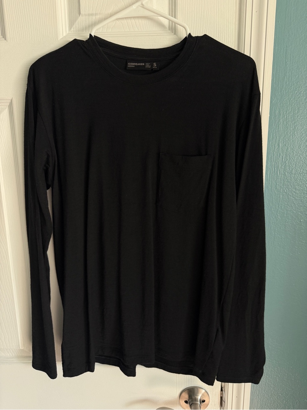Icebreaker Men's Tech Lite Black Long Sleeve Pocket Tee